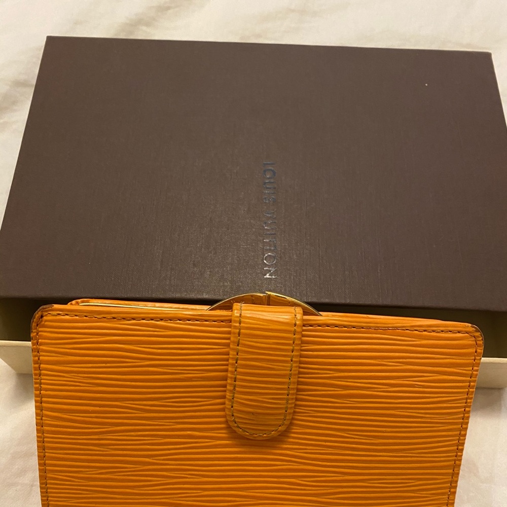 Louis Vuitton short wallet